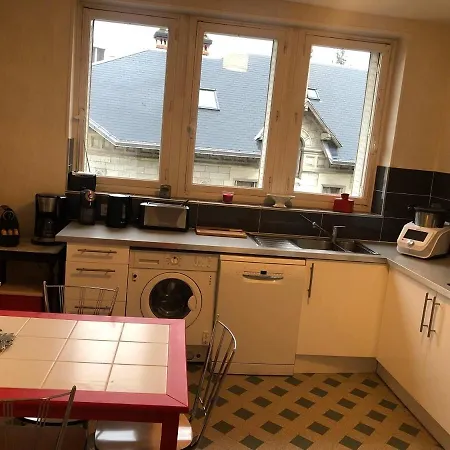 T4 121 M2 Georges 1er Centre-ville 3 *