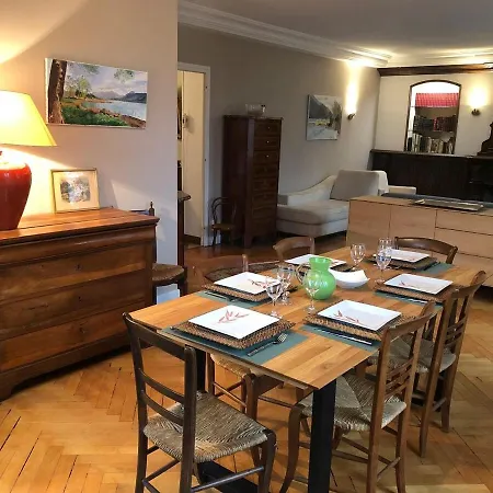 T4 121 M2 Georges 1er Centre-ville 3 *