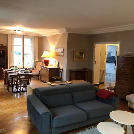 T4 121 M2 Georges 1er Centre-ville 3