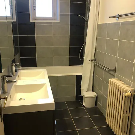 T4 121 M2 Georges 1er Centre-ville 3