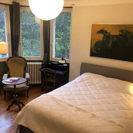 T4 121 M2 Georges 1er Centre-ville 3 *