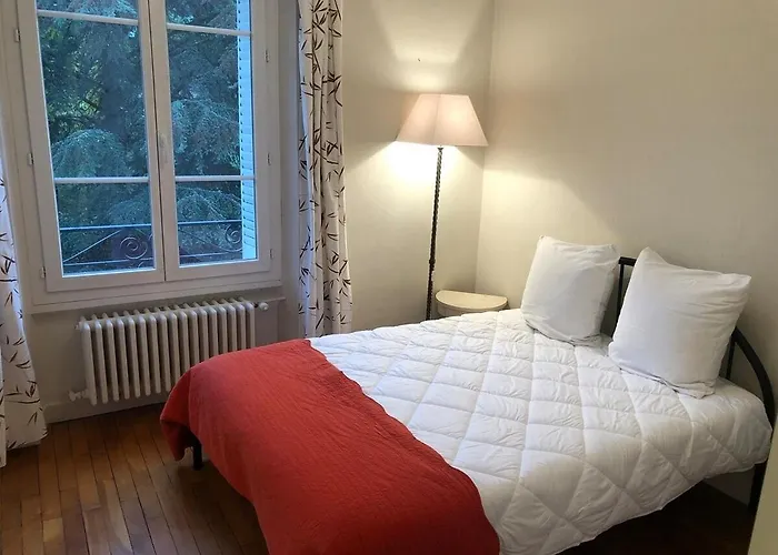 T4 121 M2 Georges 1er Centre-ville 3