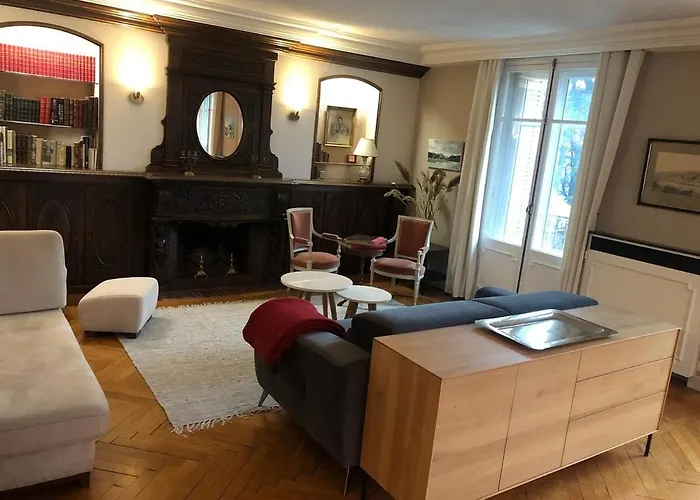 T4 121 M2 Georges 1er Centre-ville 3 Apartamento