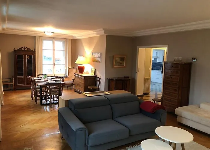 T4 121 M2 Georges 1er Centre-ville 3