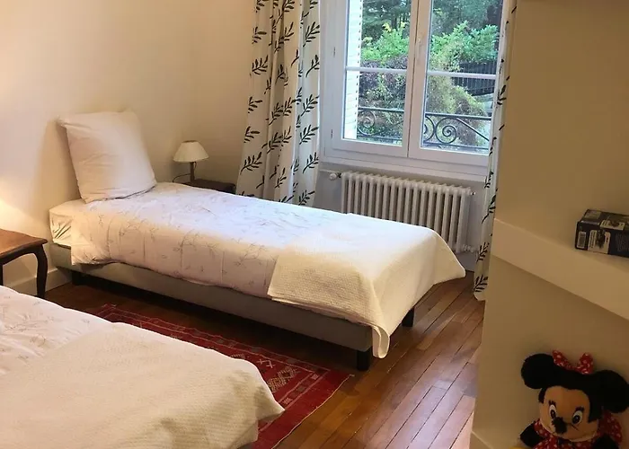 T4 121 M2 Georges 1er Centre-ville 3