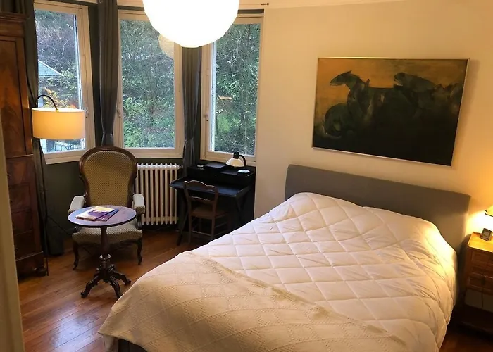 T4 121 M2 Georges 1er Centre-ville 3 *