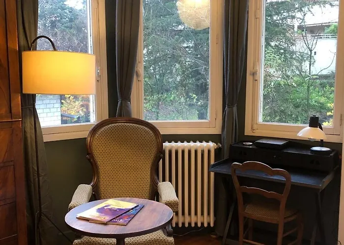 T4 121 M2 Georges 1er Centre-ville 3