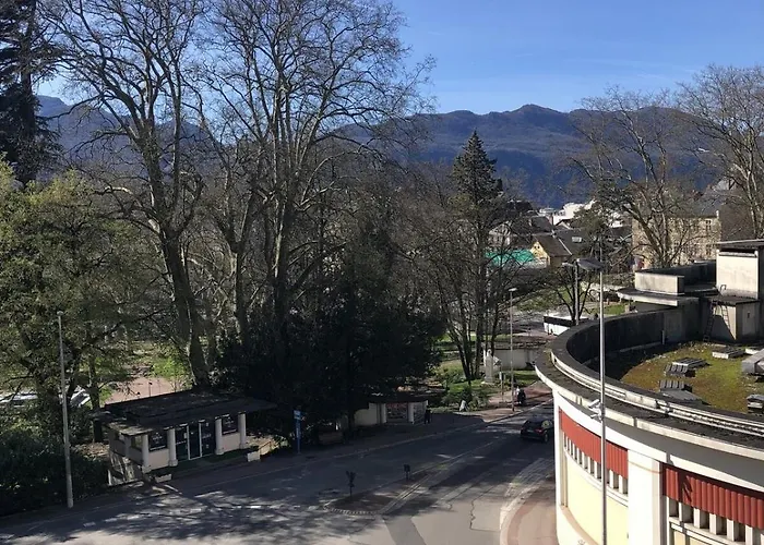 T4 121 M2 Georges 1er Centre-ville 3 *